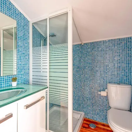 Апартаменты Guestready - Bright & Spacious 2-Bed Apt With Rooftop Terrace In Alcantara *