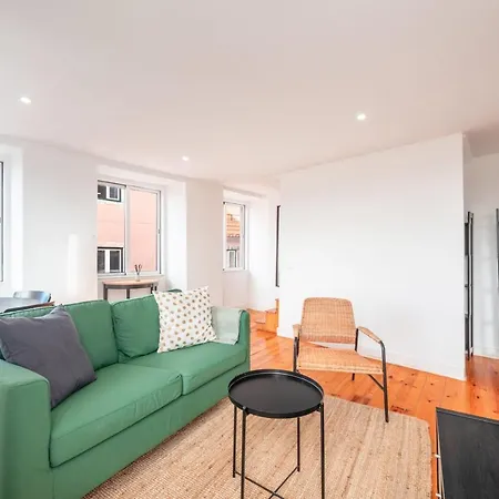 Guestready - Bright & Spacious 2-Bed Apt With Rooftop Terrace In Alcantara * Лиссабон