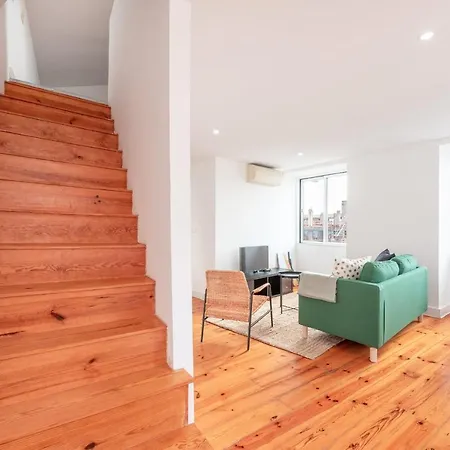 Guestready - Bright & Spacious 2-Bed Apt With Rooftop Terrace In Alcantara Лиссабон