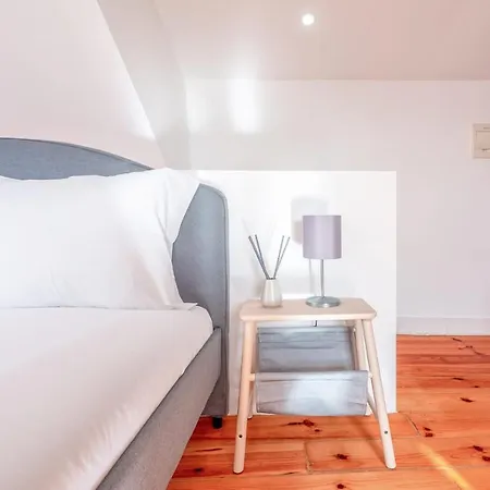 Guestready - Bright & Spacious 2-Bed Apt With Rooftop Terrace In Alcantara