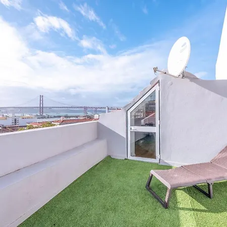 Appartamento Guestready - Bright & Spacious 2-Bed Apt With Rooftop Terrace In Alcantara