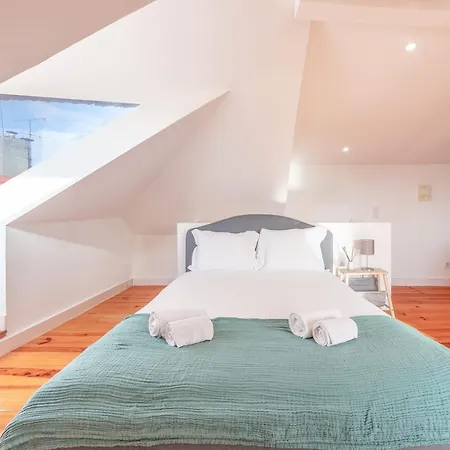 Guestready - Bright & Spacious 2-Bed Apt With Rooftop Terrace In Alcantara *